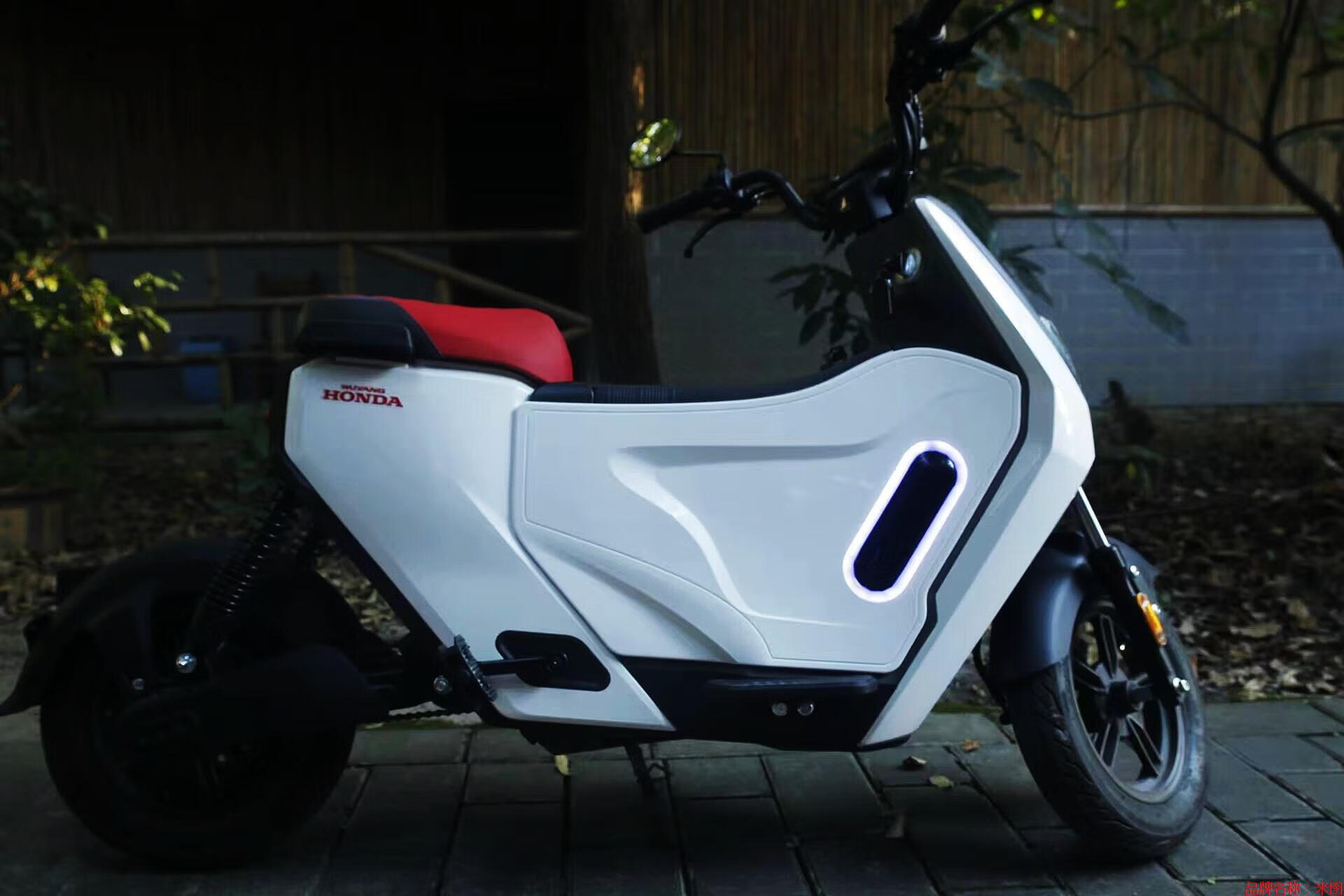 本田电动车u-be中箱适配五羊大容量中置箱升级配件麦铃ut1ube 胜利红