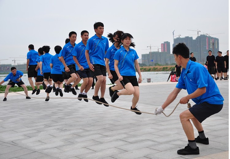 跳大绳的绳子加粗加重群体跳大绳长绳棉麻长跳绳学生儿童集体可定制