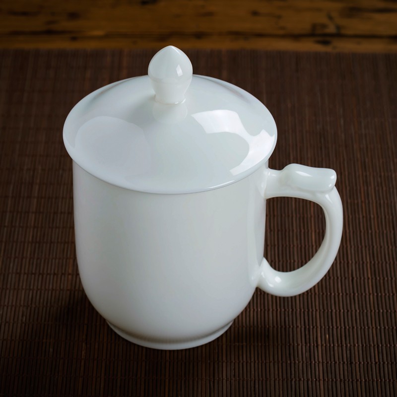 白色陶瓷茶杯图片
