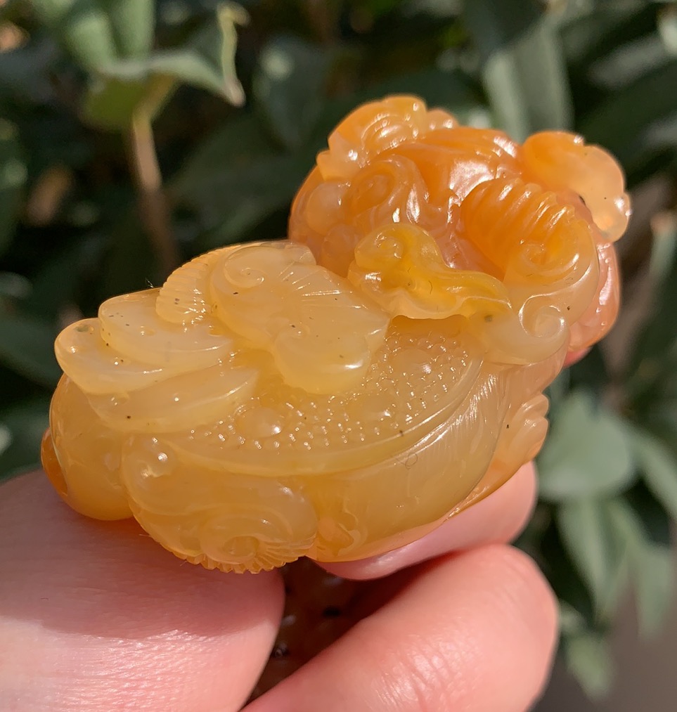 天然黄龙玉茄子山鸡油黄精雕霸王貔貅大挂件证书新款