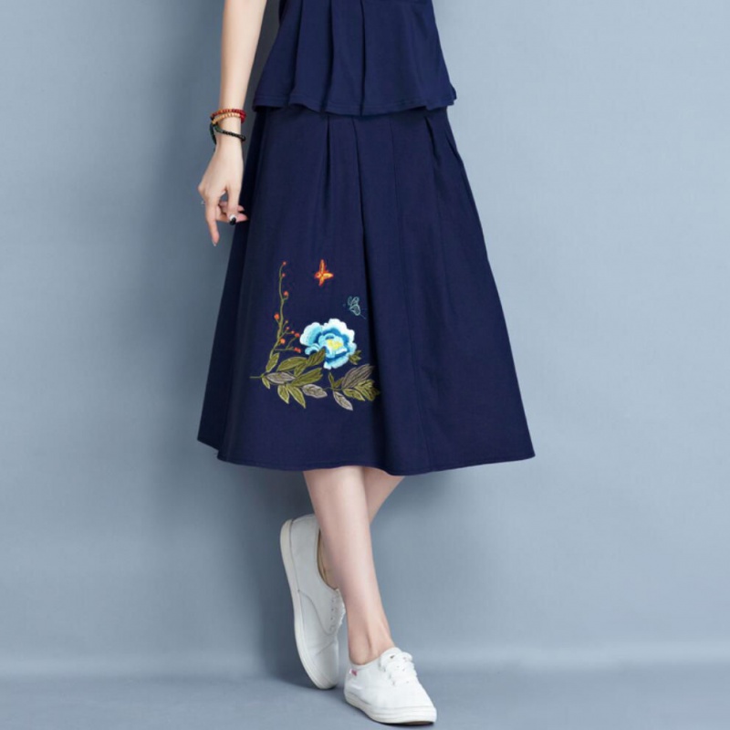 酒红色6819绣花裙子 均码 建议90斤-145斤【图片