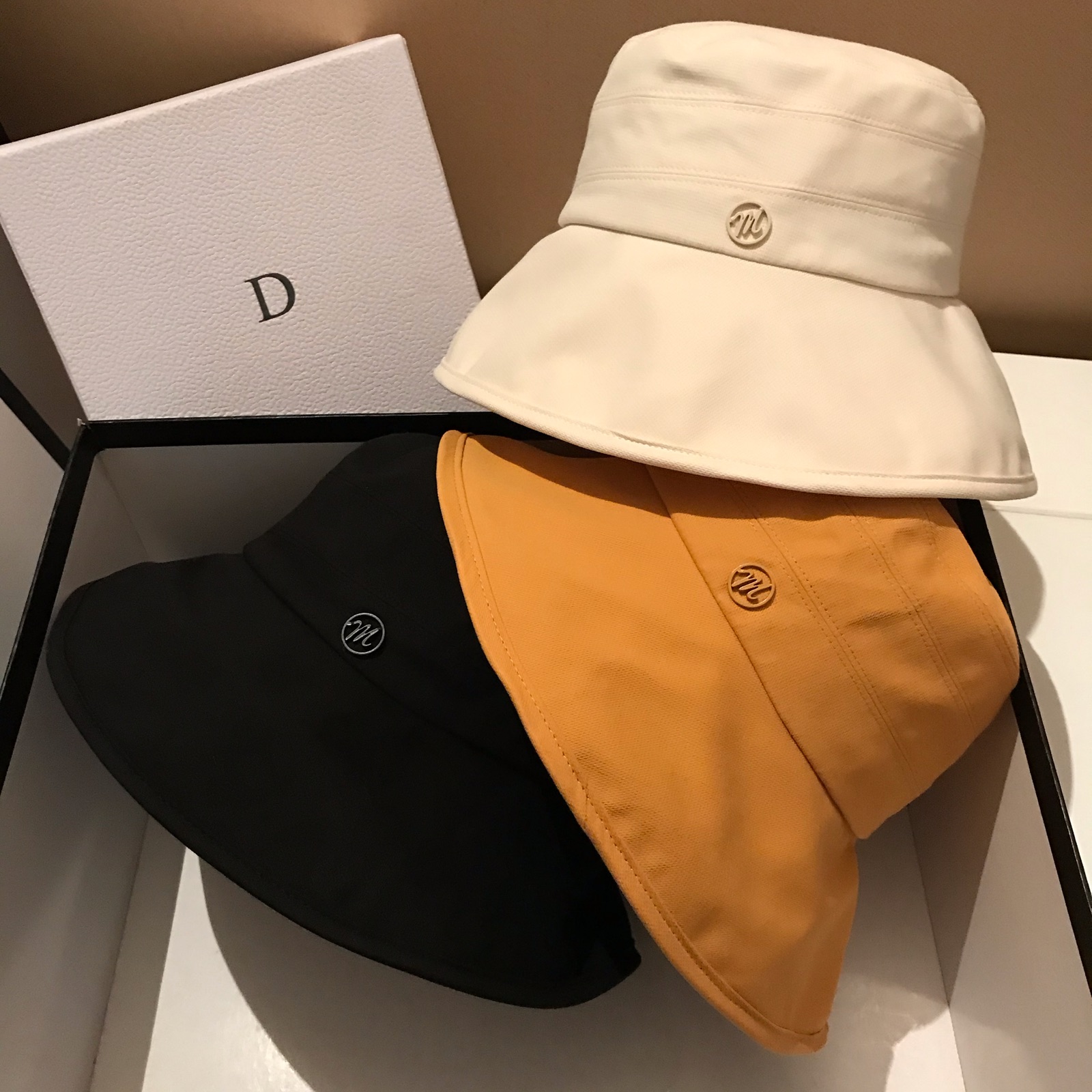 专柜轻奢品牌高端正品定制杨幂明星同款帽子女夏天潮百搭渔夫帽日系