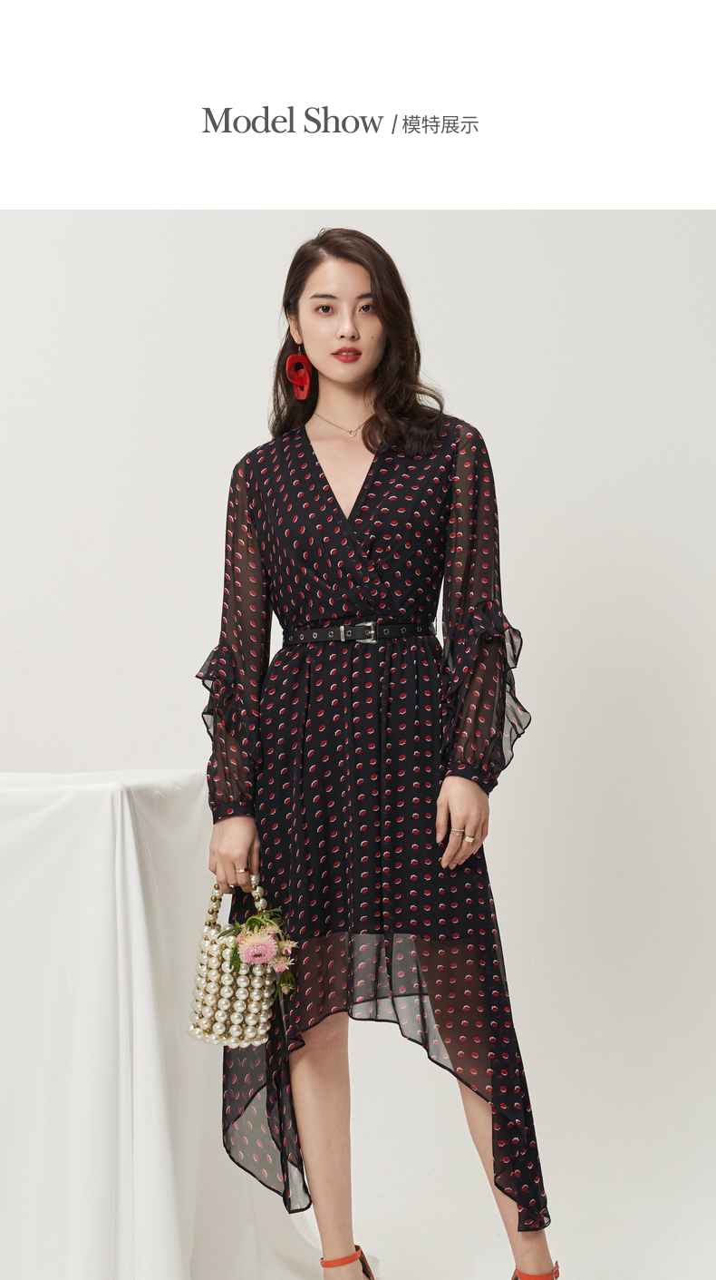 19新品】芭蒂娜【线上专享】2021年春新款印花v领收腰荷叶边真丝