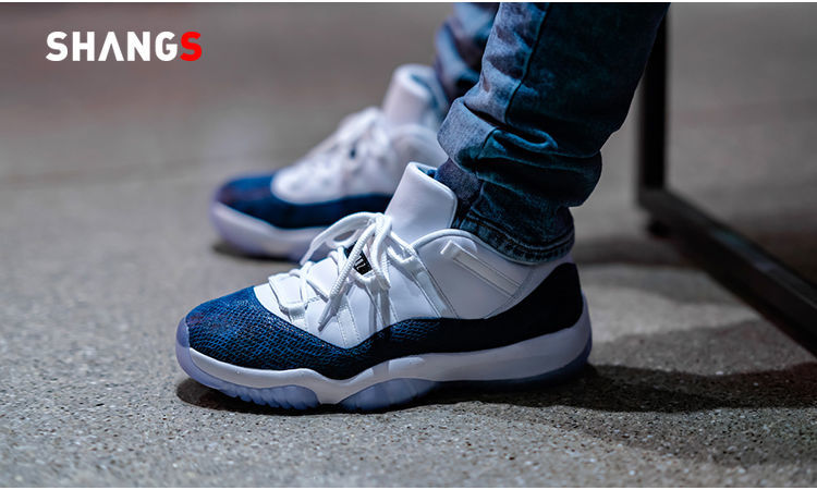 low低帮白蛇蓝蛇粉色篮球鞋女黑白红酷灰传奇蓝黑红运动鞋男aj11low