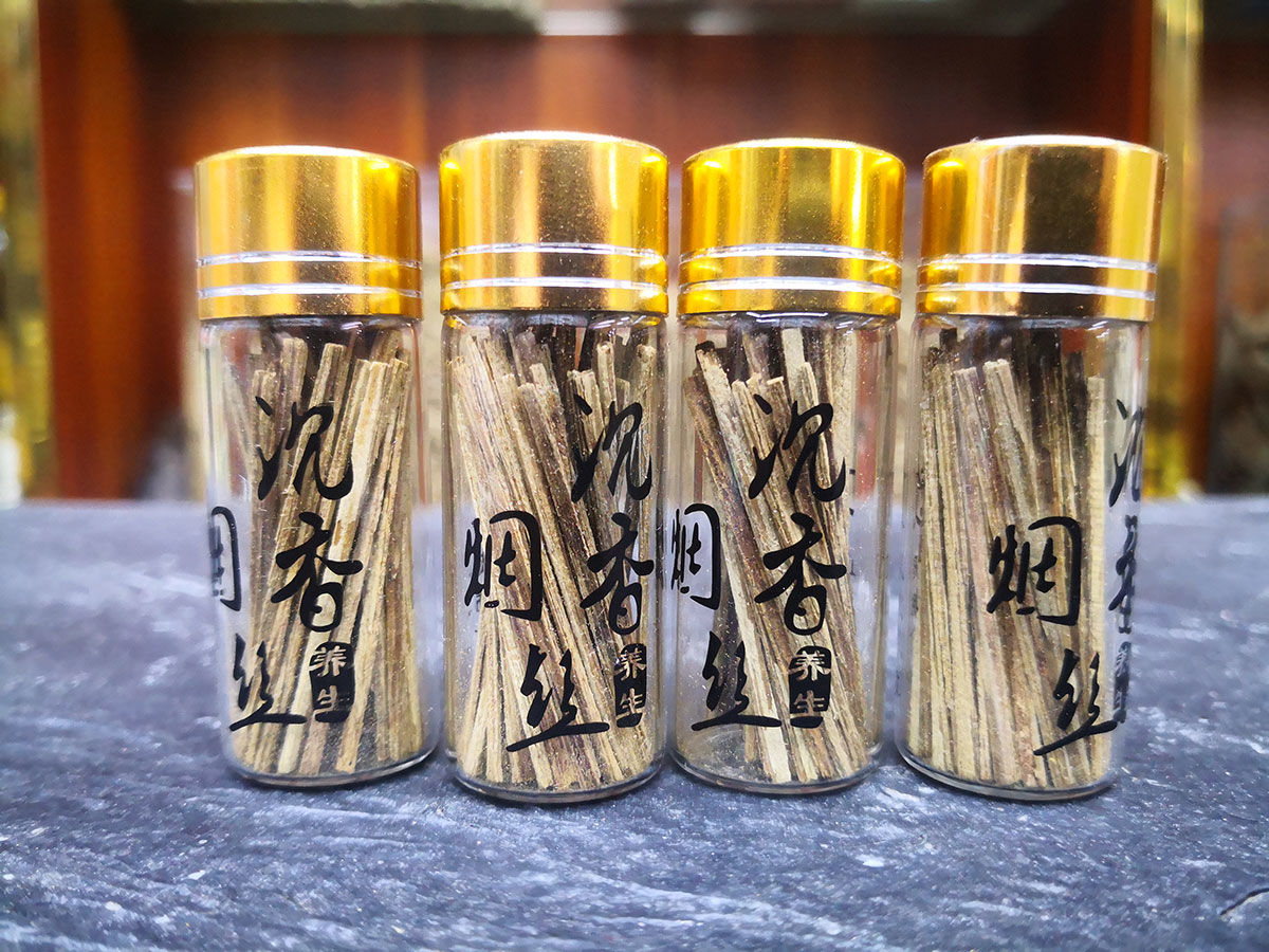 沉香插烟条越南芽庄沉香木丝片条沉香抽烟铁盒散装沉香条插烟伴侣高