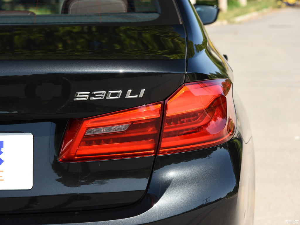 适用新款宝马5系后尾灯总成 525li 530li 540li刹车灯总成 后灯罩 18