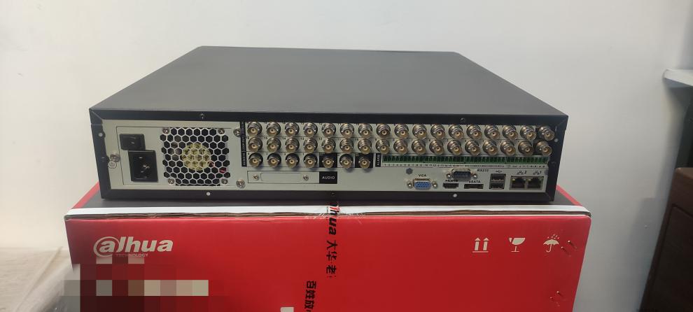 大华dvr1604hg-s-e 大华hcvr1604 8盘位16路模拟录像机 32路同轴 黑色