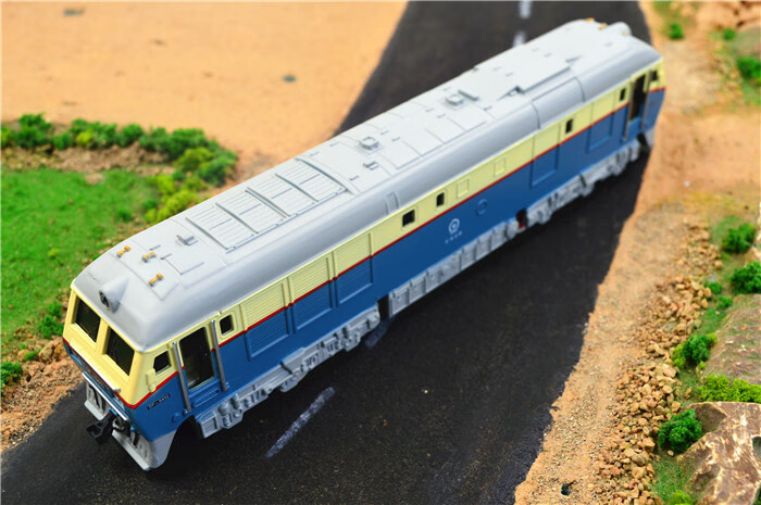 声光东风绿皮火车车厢7246内燃机车合金回力火车模型儿童玩具礼物