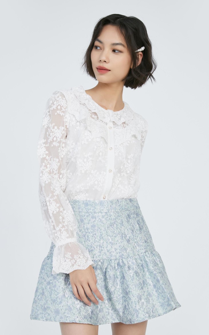 only2021春季新款时尚甜美蕾丝花瓣领长袖衬衫女121105063 a43 奶油