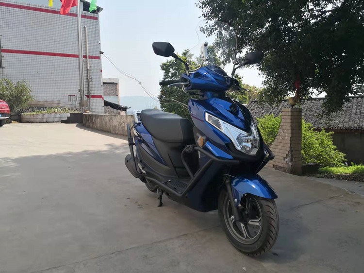 铃木ue125踏板摩托车保险杠适用轻骑铃木ue125t碳钢前后护杠防摔保护
