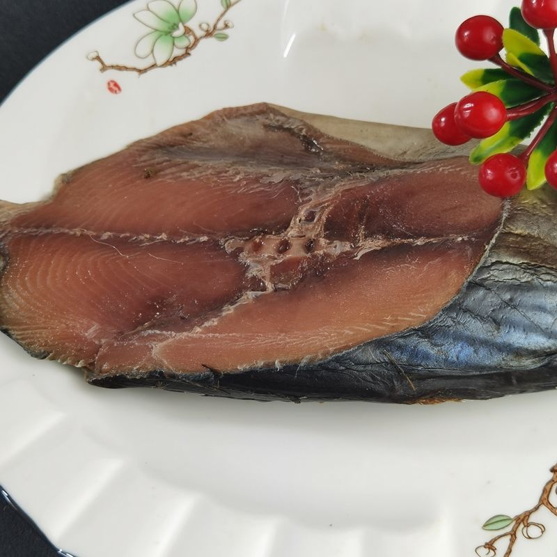 渔民自晒野生花鲅鱼咸鱼山东特产老咸鱼马鲛鱼咸鱼干海鲜批发两斤大鱼