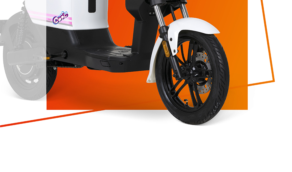 雅迪yadea新款新国标时尚电动自行车de148v锂电池电动电自脚踏骑行 de