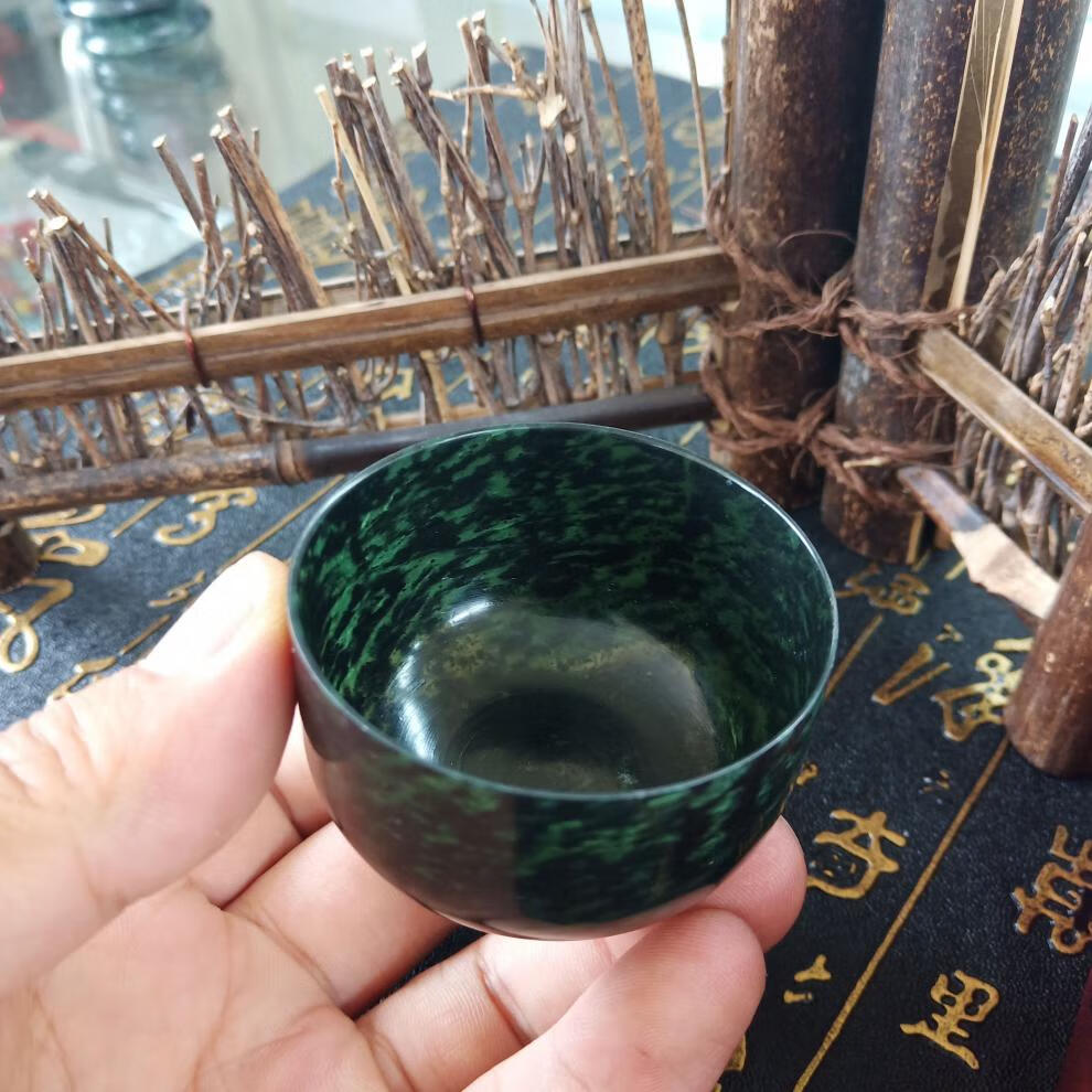 夜光杯酒泉夜光杯祁连墨玉甘肃特产武山鸳鸯玉玉石杯带磁酒杯丝路瑰宝