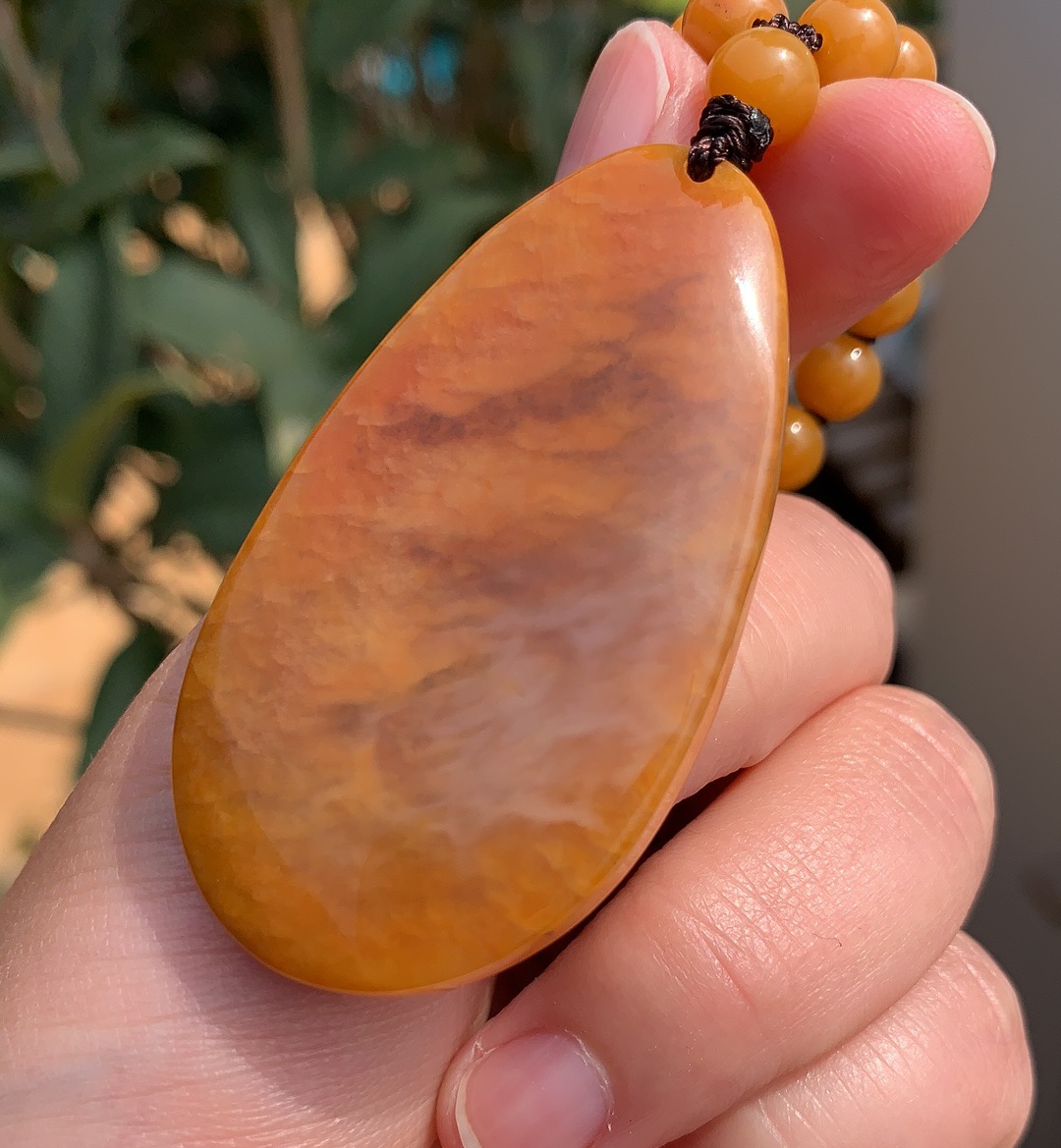 天然黄龙玉洋烟河籽料哥窑纹水草花平安无事牌挂件证书