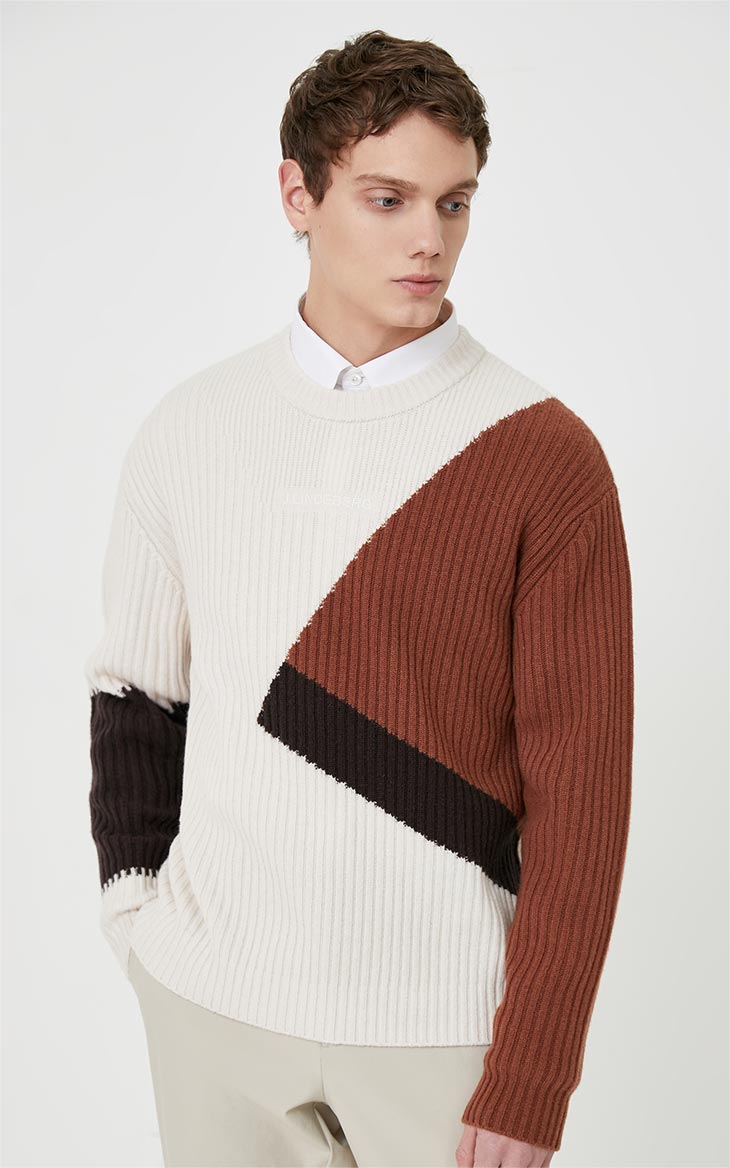 模特佩戴配饰均为搭配不做销售用途.