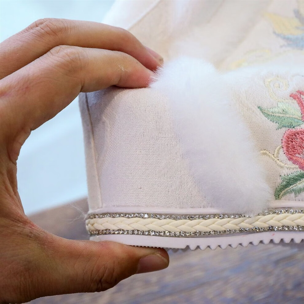 古装风民族风汉服鞋绣花鞋绣花靴子女民族风内增高古风汉服靴冬季加绒