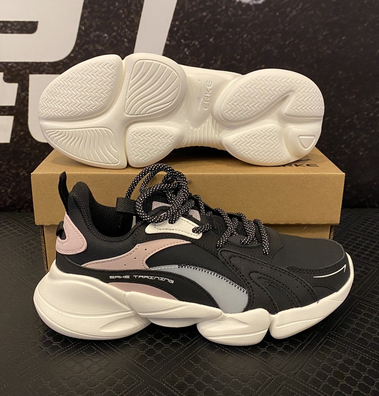 鸿星尔克女鞋2021秋冬女休闲跑步鞋舒适老爹鞋运动鞋12121414051 正黑