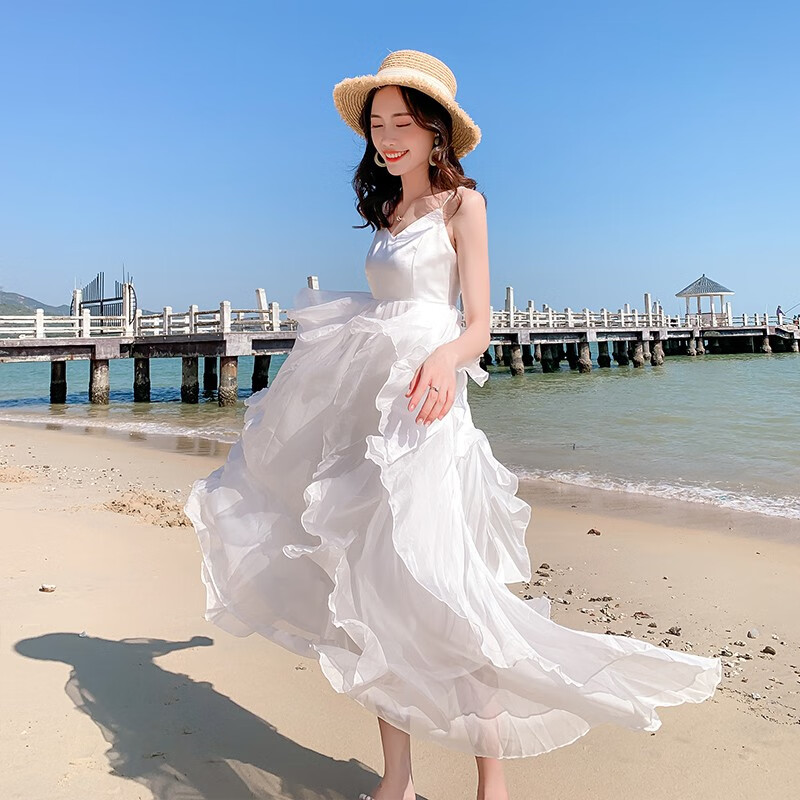 女白色雪纺连衣裙洋气海边度假沙滩裙设计感小众荷叶边吊带裙子白色l