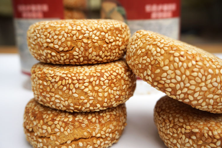 安徽合肥特产三河古镇四大名点芝麻饼手工五仁馅传统糕点心