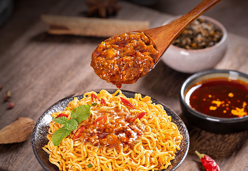 今麦郎一桶半拌面香辣肉酱炸酱面612碗装整箱速食方便面泡面干拌面