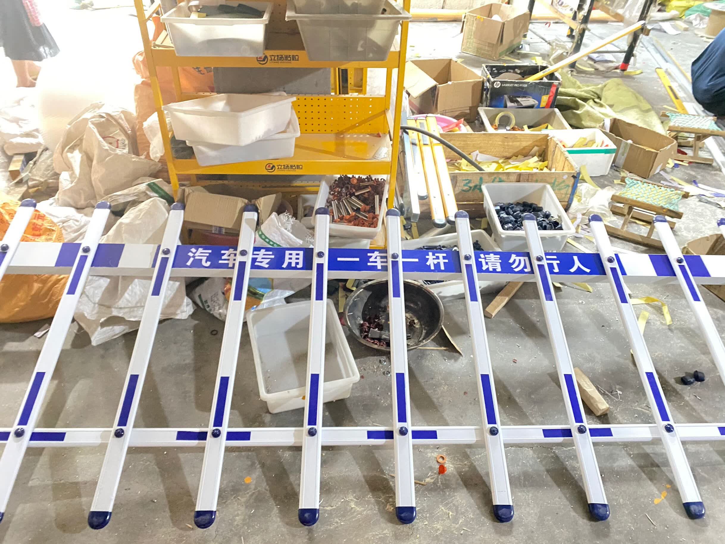 场收费起落杆直杆道闸杆升降起落栅栏式道闸杆 红白栅栏三层4米【图片