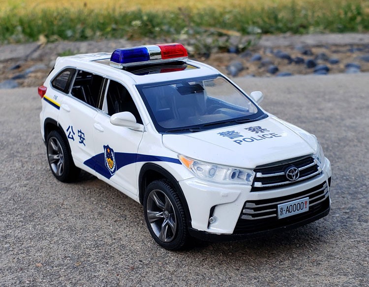 神孩子礼物1:32普拉多suv越野警车合金汽车模型公安车仿真车模声光