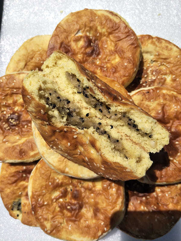 云南昭通镇雄饼子农家手工酥麻花生饼子家乡味地方特产黑芝麻白糖