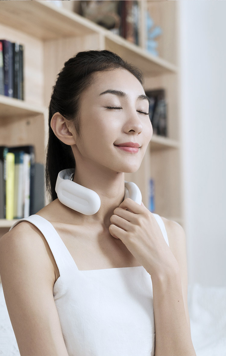 颈椎按摩器智能呵护肩颈部护理经络电脉冲按摩仪热敷揉捏按摩办公室