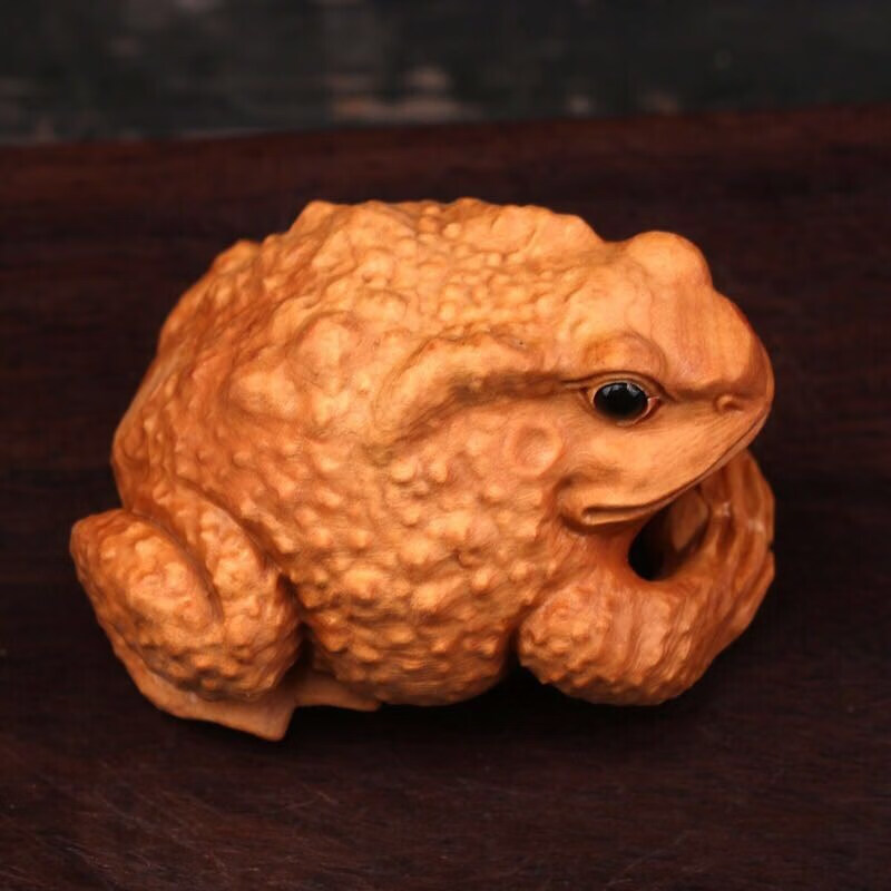 金蟾木雕手把件崖柏黄杨木手工精雕金蟾抱球手把件 实木雕刻蟾蜍小