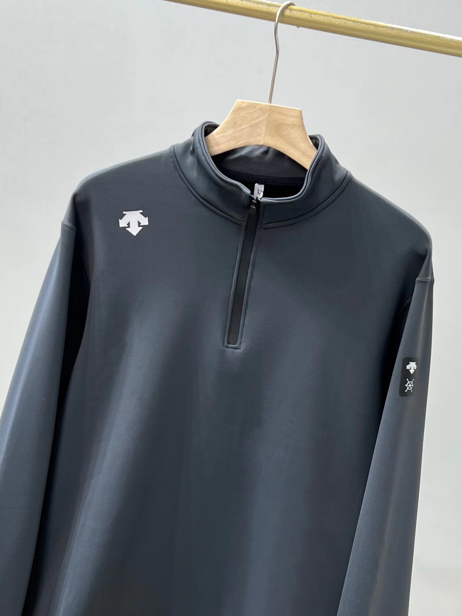 迪桑特(descente) 2022秋冬季潮牌男款半拉链加绒加厚运动卫衣 灰色 m