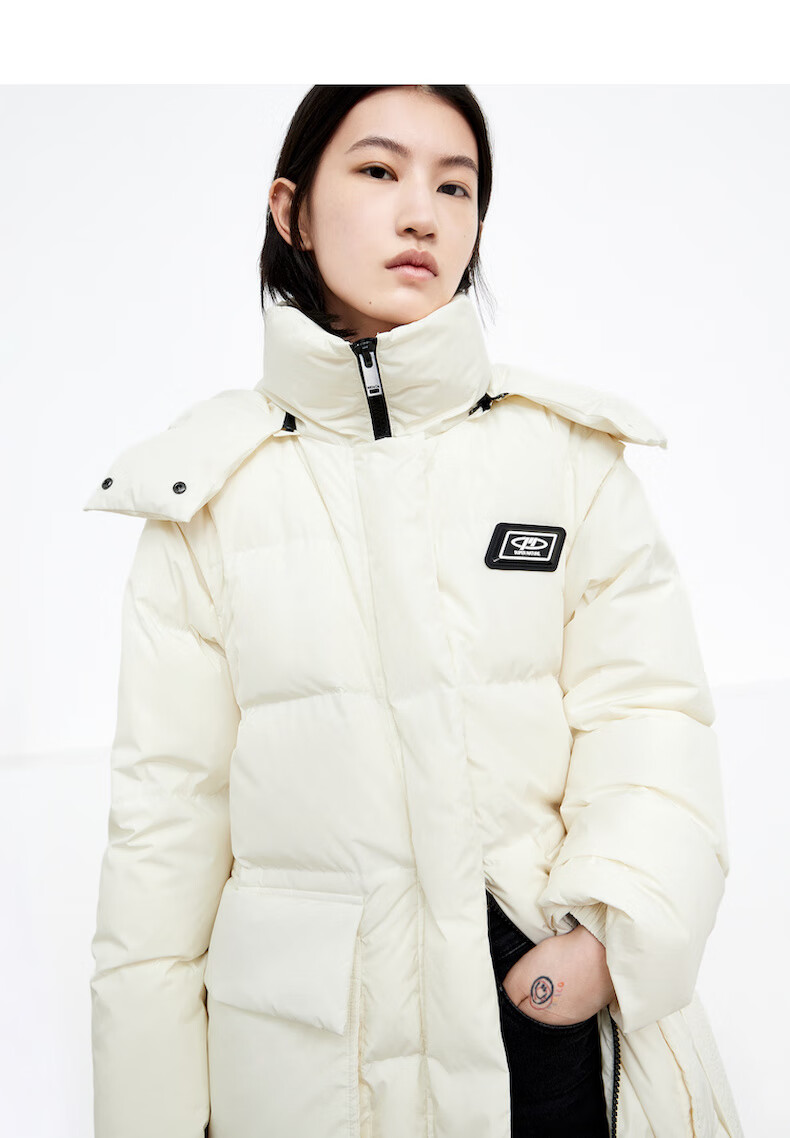 moco2021冬季新品附腰带撞色胶章连帽立领大口袋长款羽绒服 摩安珂 奶