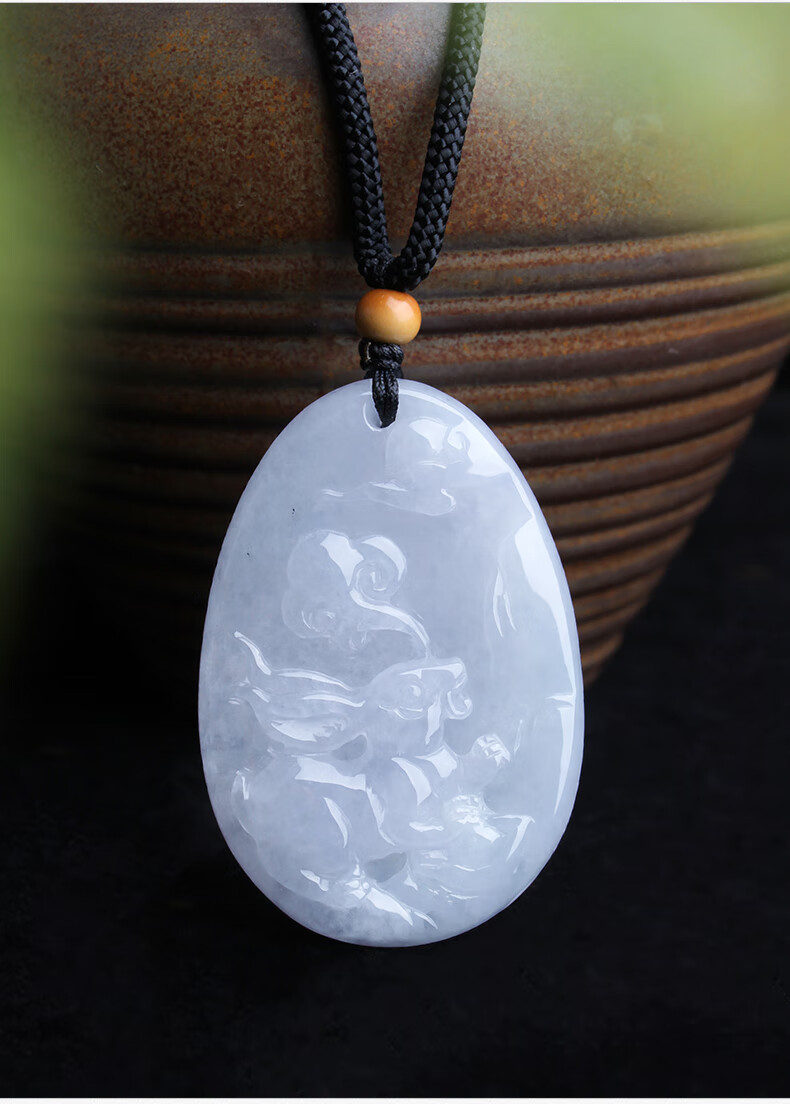 翡翠兔子吊坠生肖兔玉坠缅甸玉石a货十二生肖玉兔吊坠挂件t173情人节