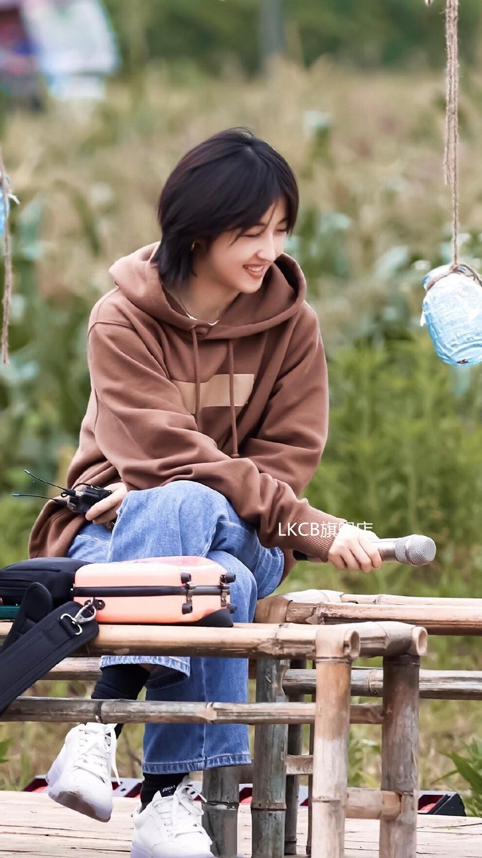 潮牌款2021向往的生活张子枫同款衣服女连帽咖啡色卫衣宽松情侣上衣