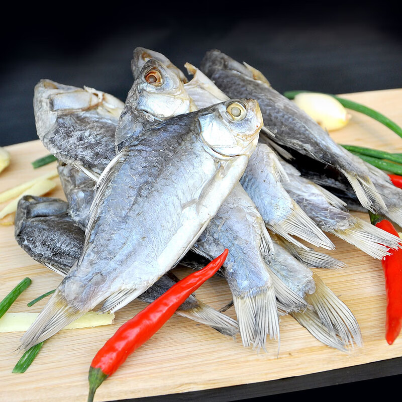 大别山特产风干小干鱼鲫鱼干河鱼渔家自晒制腊咸鱼淡水小鱼干干货