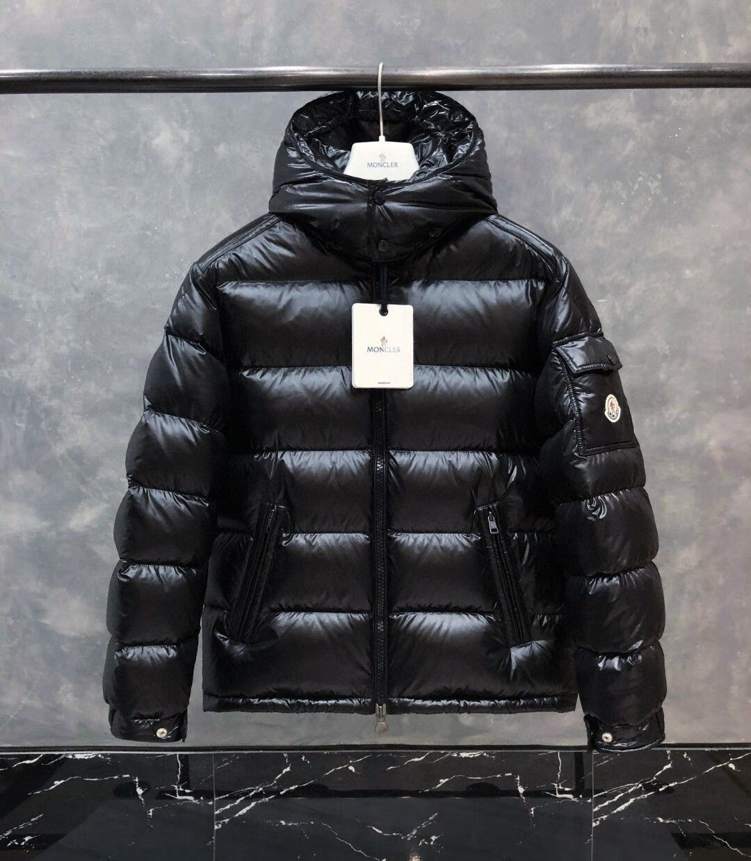 蒙口(moncler)歐洲站冬季經典瑪雅羽絨服男女短款夾克外套 黑色黑裡