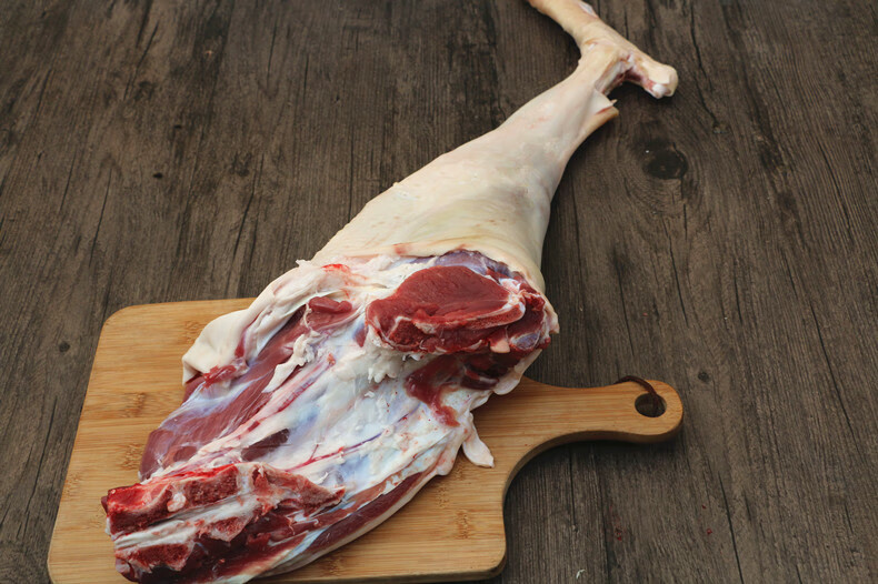 带皮羊腿新鲜整条羊腿切块放养农家小山羊新鲜生羊肉莫尔加德6斤整只