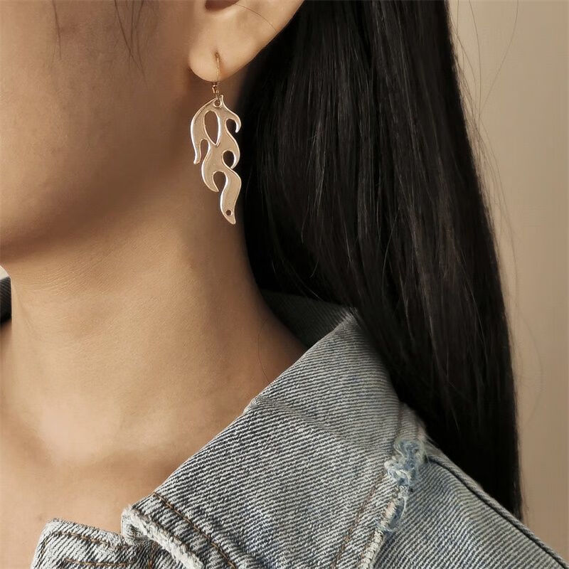 梦蔻耳钉女欧美风酷霸气耳饰夸张耳钉气质高级感耳环新款年女潮款金色