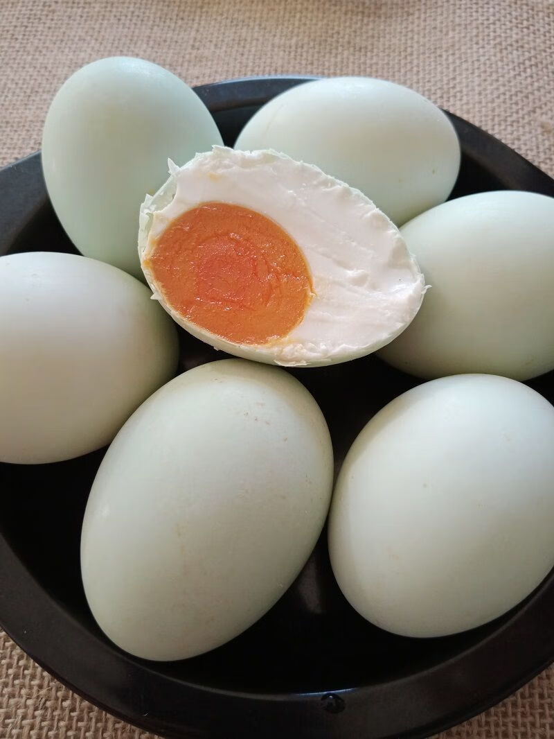 新鲜生咸鸭蛋红心散养不咸零食咸蛋黄起沙不流油6070克现煮熟咸蛋10枚