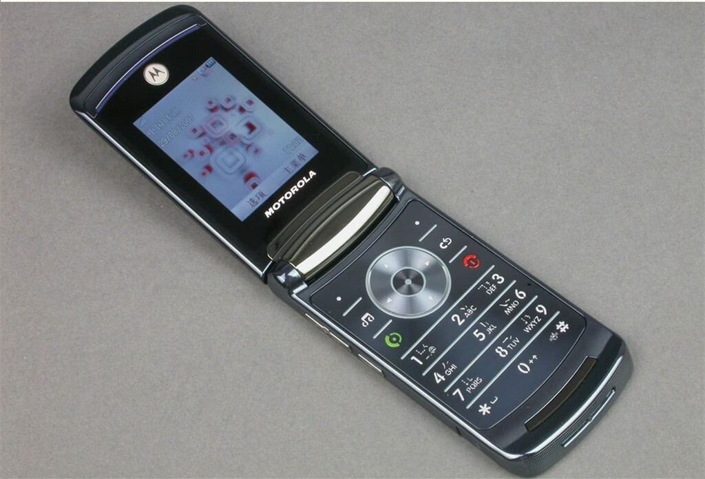 motorola/摩托罗拉 v8 9老款经典翻盖三网通备用学生按键老人手机 v8