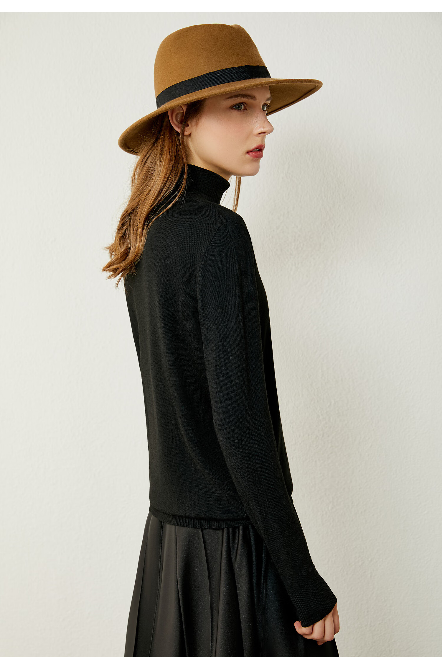 amii极简优雅气质复古高领修身针织衫秋新款百搭通勤打底针织衫 赤棕 