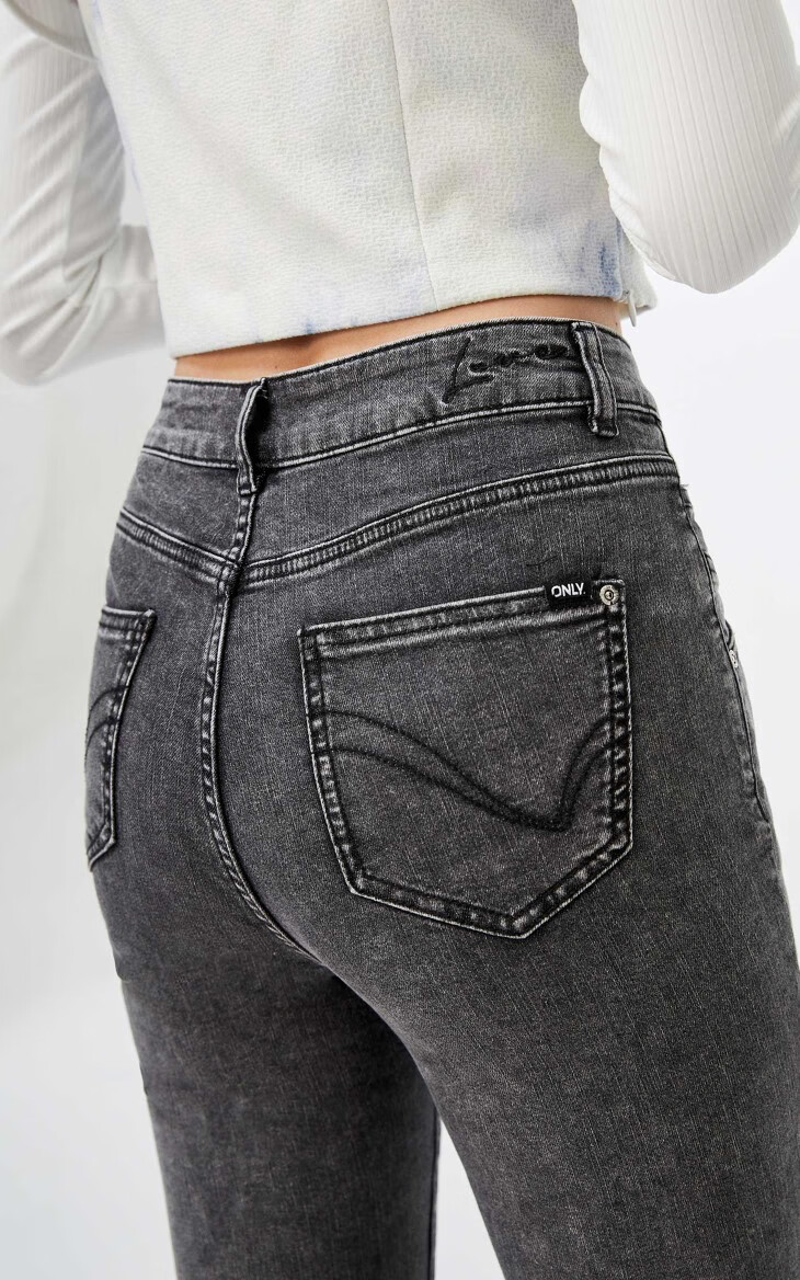 only春季新款修身显瘦纽扣门襟高腰九分牛仔裤女121249040j0z牛仔灰