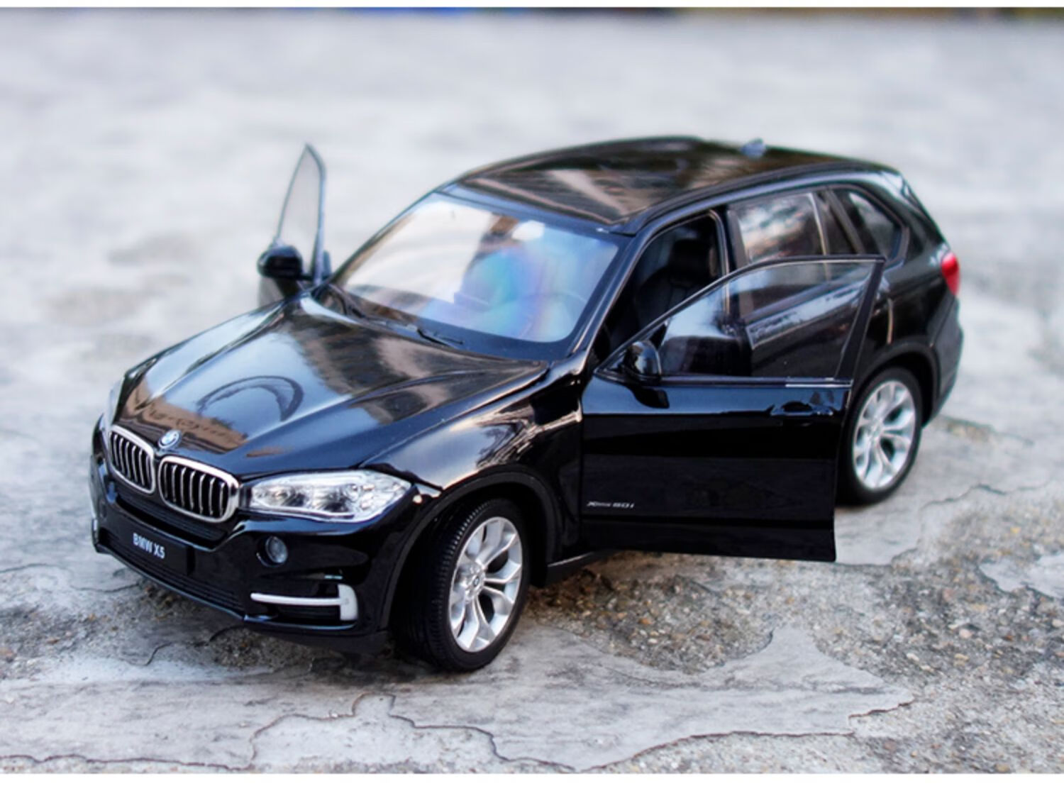 特价好物124宝马3系5系仿真合金汽车模型x5越野车静态金属模型宝马3系