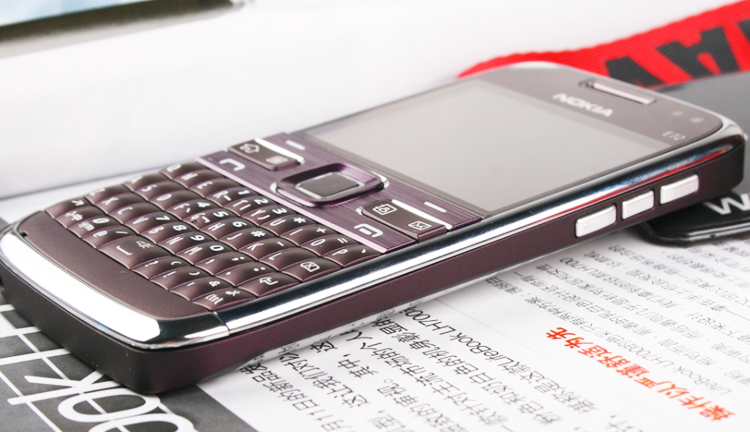 nokia诺基亚e72i按键全键盘经典怀旧直板小学生塞班智能黑色标配512mb