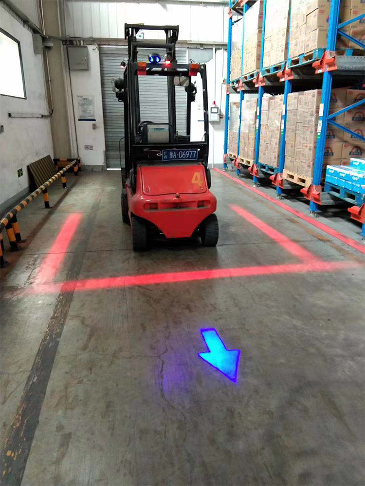 皓宁跃叉车警示灯倒车安全警示红光蓝光聚光箭头灯前进倒车远照预警dc