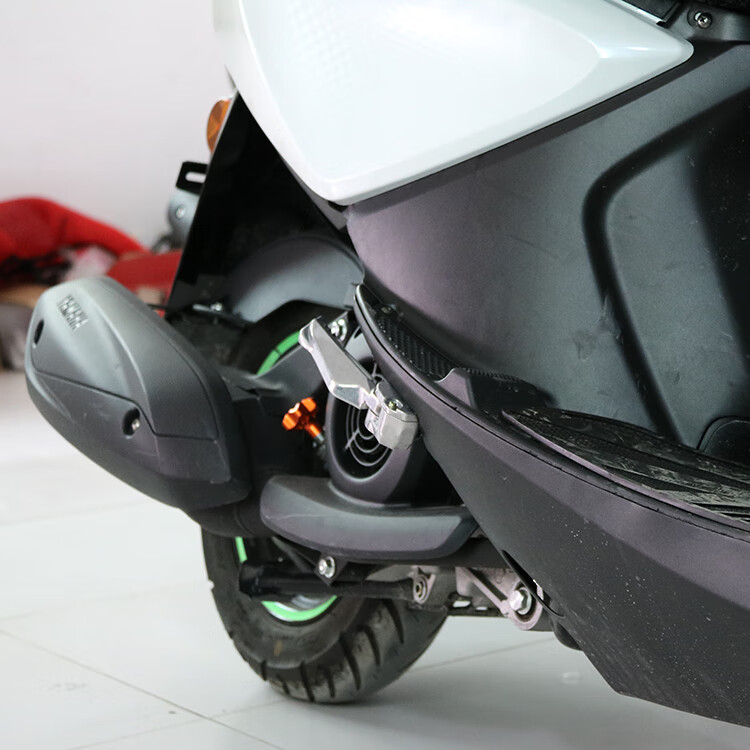 适用于雅马哈后脚踏板i125改装后座脚蹬脚踏板适用雅马哈摩托车福颖