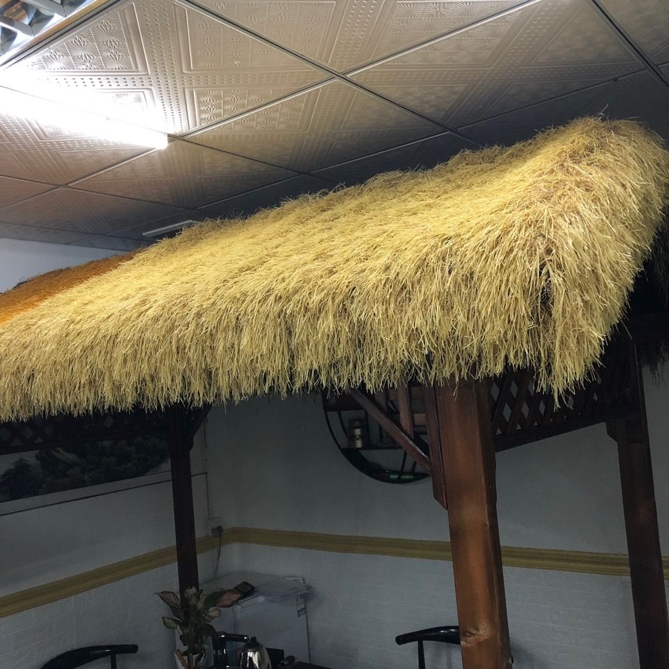 仿真草皮阻燃仿真茅草瓦地毯式茅草坪假稻草木屋凉亭酒店装饰草防火