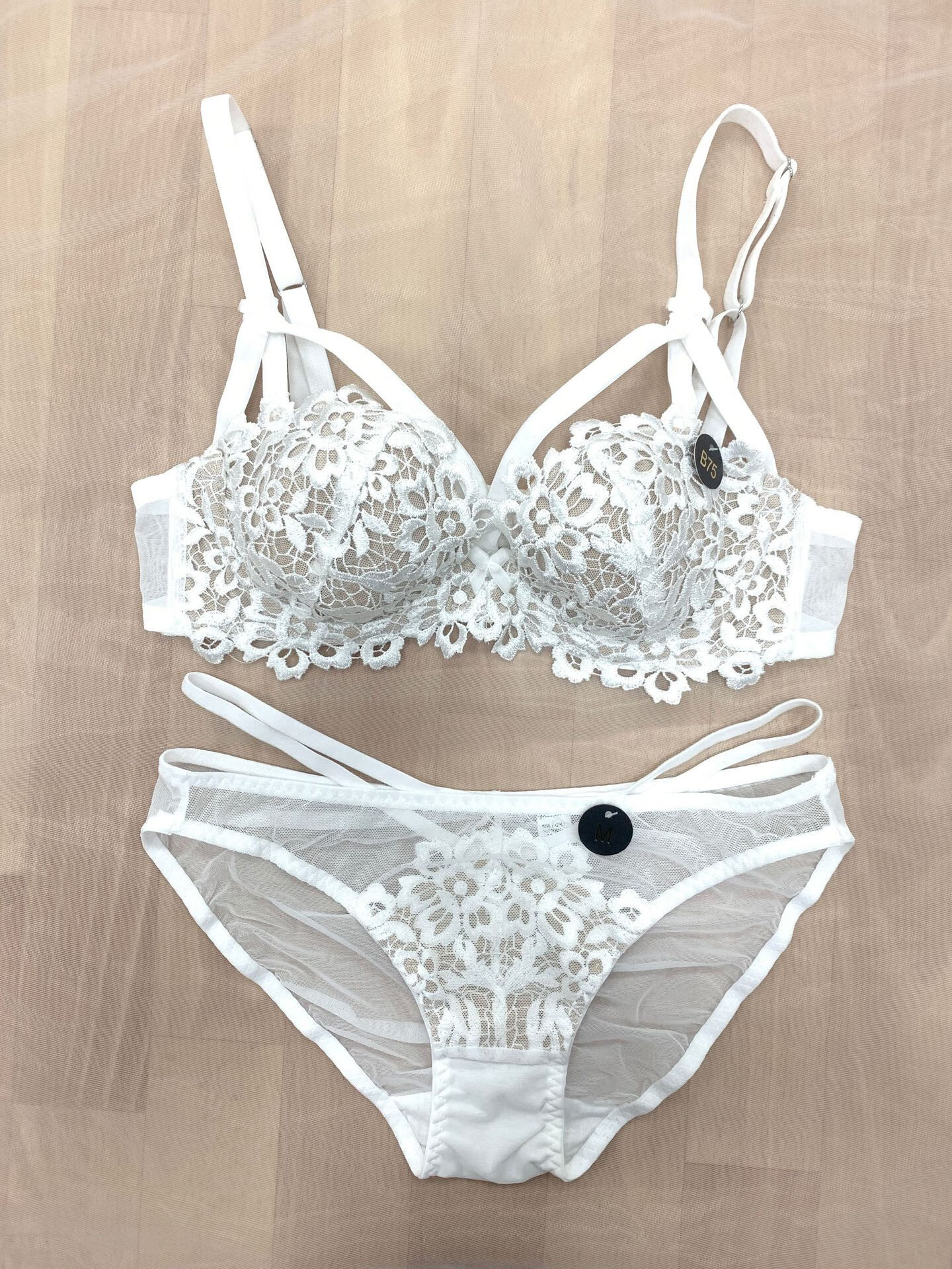 boybees黛安芬维多利亚水溶花刺绣蕾丝聚拢胸罩防下垂性感内衣女白色