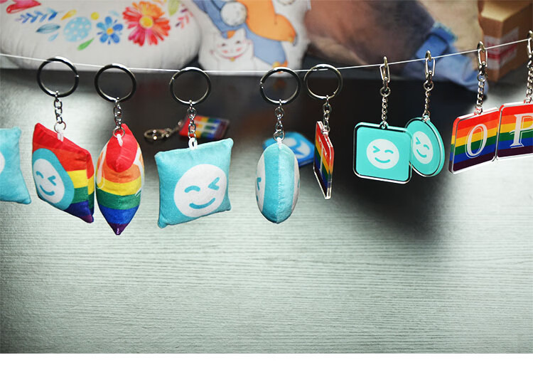 热拉挤眼挂件热拉rela挤眼钥匙扣笑脸les情侣挂件周边diy亚克力吊坠