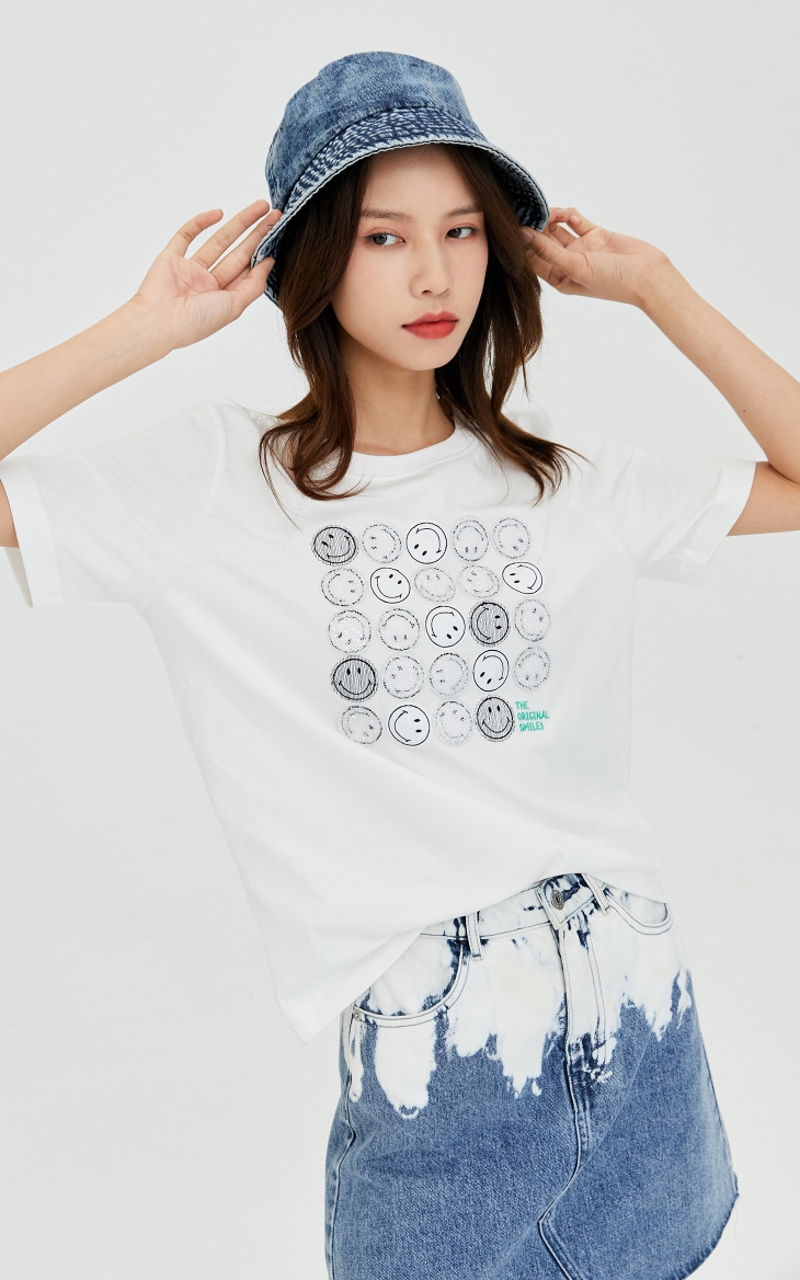 only2021秋季新款smiley联名款卡通印花图案短袖t恤女121301070 a07