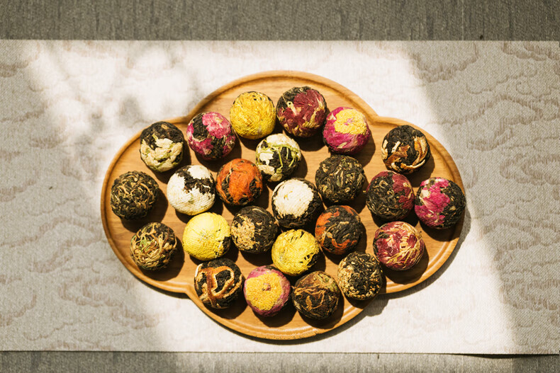 滇红茶叶工艺花茶球18颗花香红茶龙珠云南茉莉百合玫瑰组合礼盒装